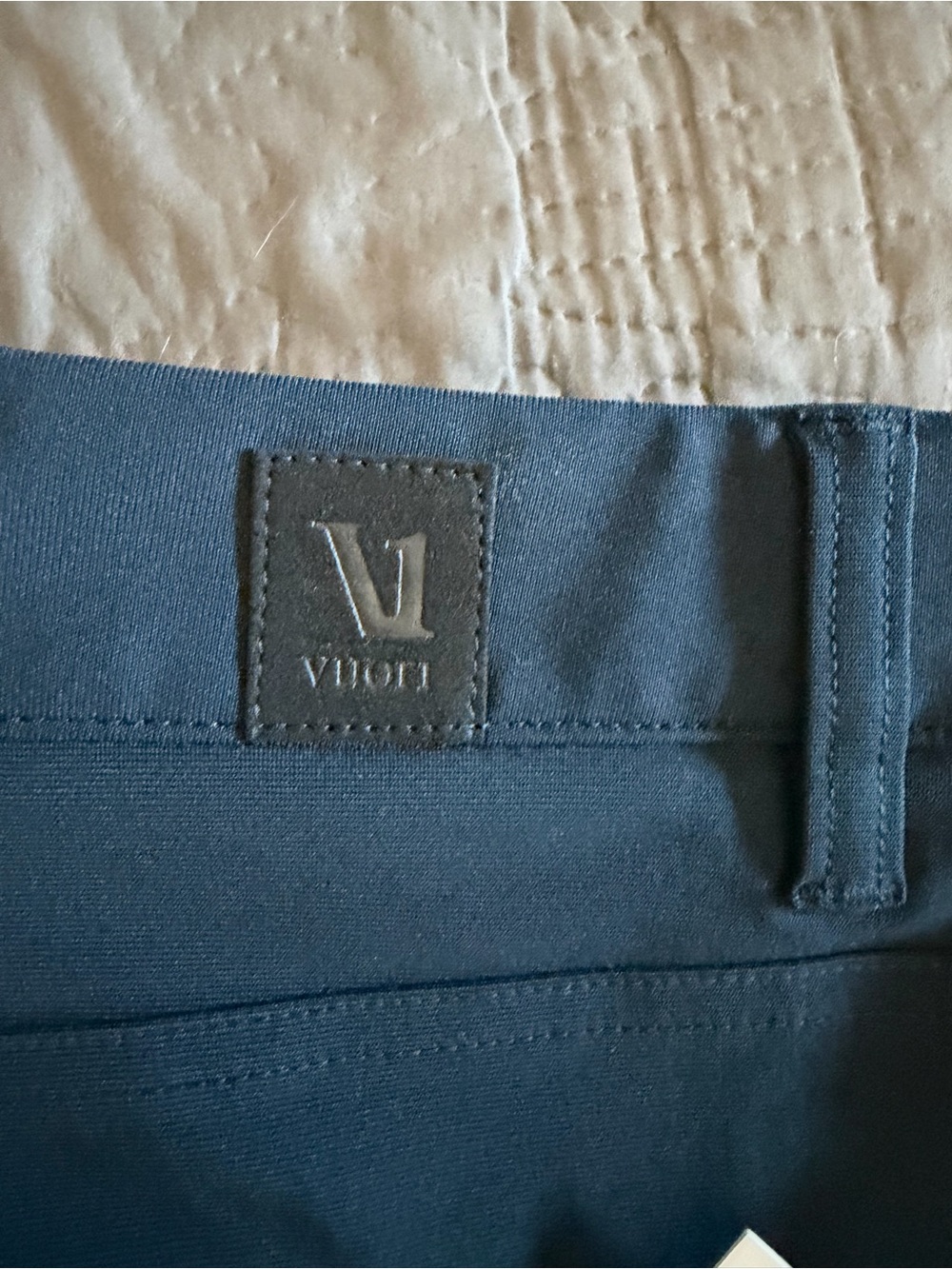 Vuori men’s meta athletic slim fit pants
Size 36x30